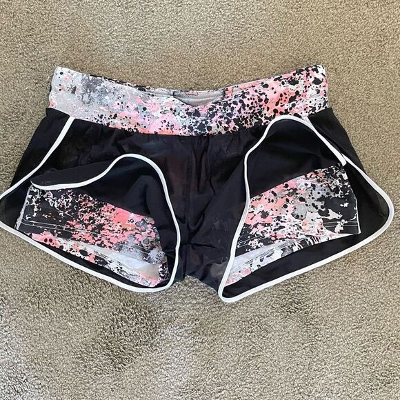 Fabletics Renata Black Mesh Overlay Shorts Women’s Size Large - Picture 2 of 6